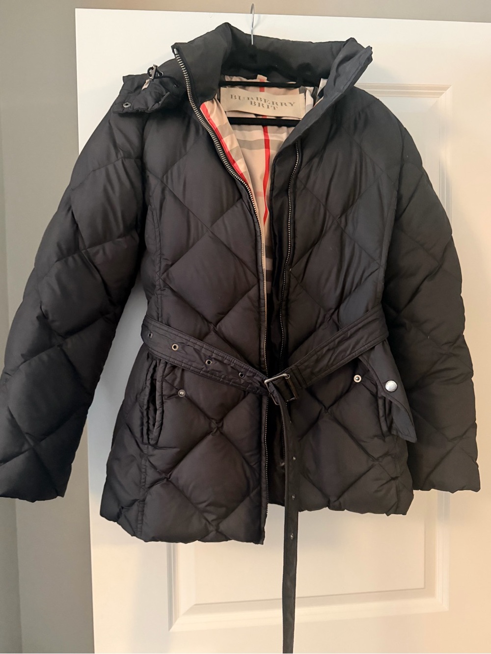 Burberry Black Quilted Belted Puffer Coat with Signature Check Lining